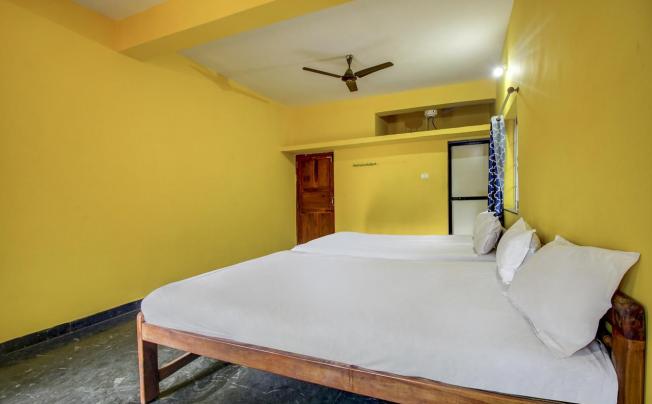 Фото отеля SPOT ON 49060 Radhabai Guest House