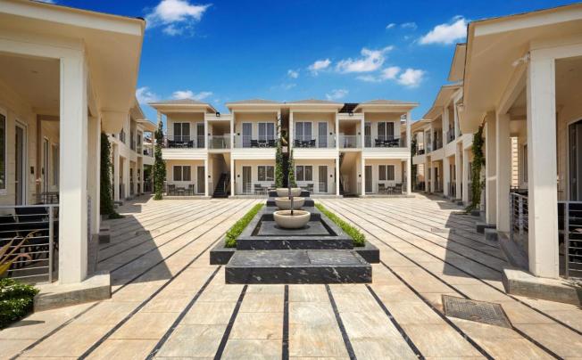 Фото отеля The Acacia Morjim Oceanfront