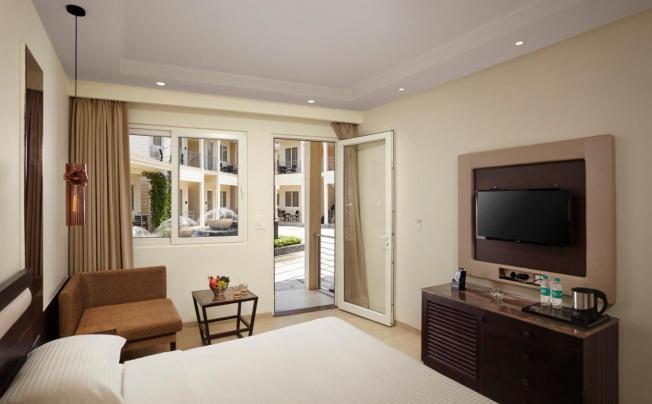 Фото отеля The Acacia Morjim Oceanfront