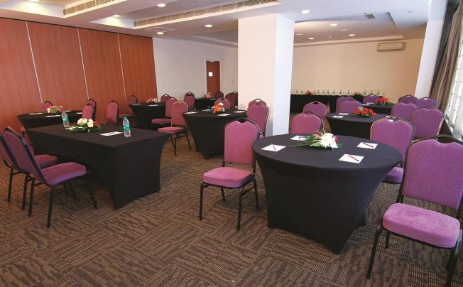 Фото отеля PREMIER INN SHALIMAR BAGH NEW DELHI