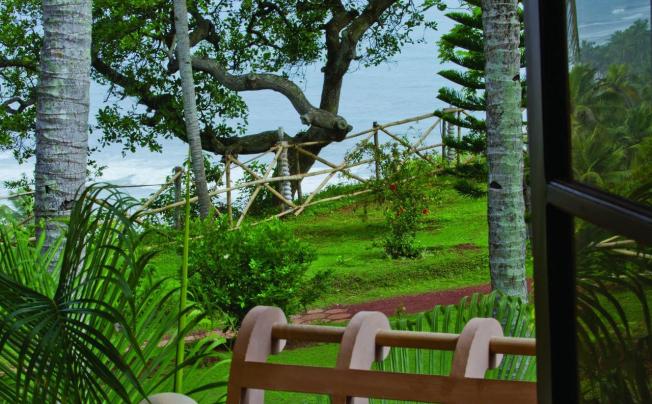 Фото отеля BLOOMING BAY CLIFFTOP BEACH RESORT
