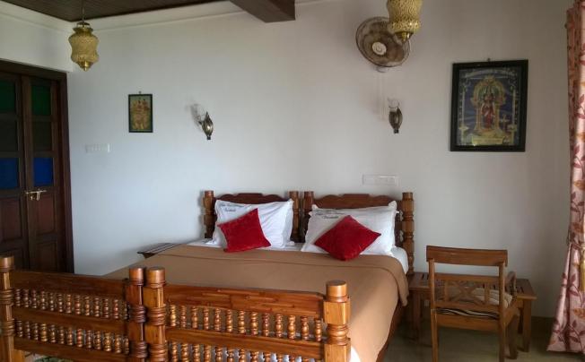 Фото отеля PALM TREE BUNGALOW