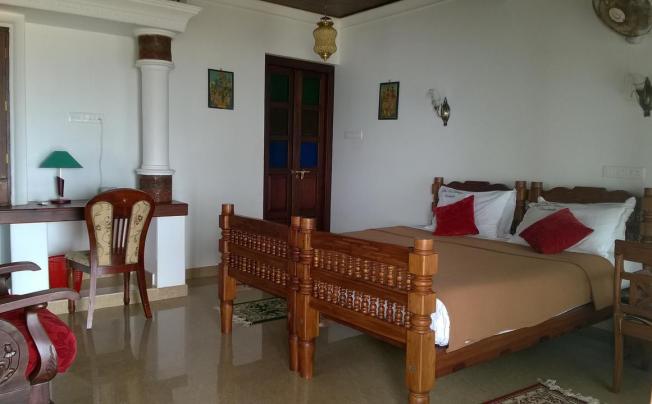 Фото отеля PALM TREE BUNGALOW