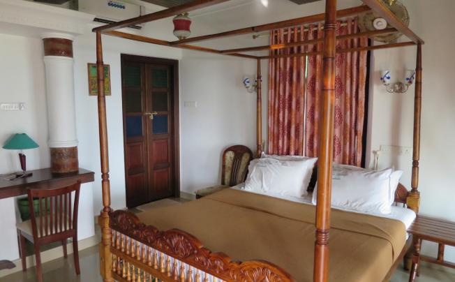 Фото отеля PALM TREE BUNGALOW
