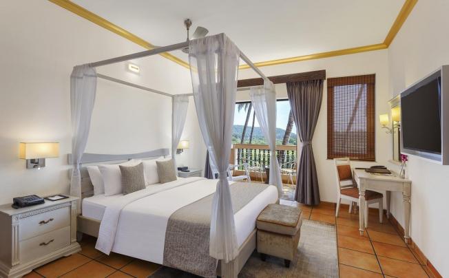 Фото отеля Lazy Lagoon Sarovar Portico Suites