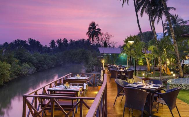 Фото отеля Lazy Lagoon Sarovar Portico Suites
