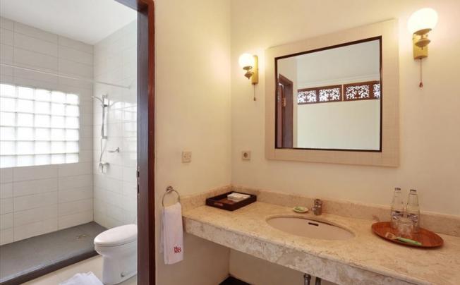 Фото отеля Batu Belig Hotel & Spa
