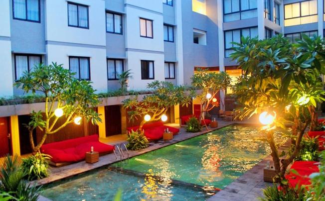Фото отеля Dafam Savvoya Seminyak Hotel