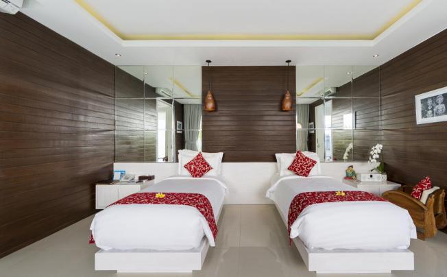 Фото отеля CROWN BALI VILLA SEMINYAK