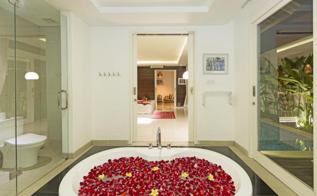 Фото отеля CROWN BALI VILLA SEMINYAK