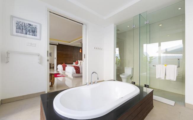 Фото отеля CROWN BALI VILLA SEMINYAK