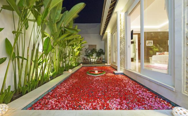 Фото отеля CROWN BALI VILLA SEMINYAK