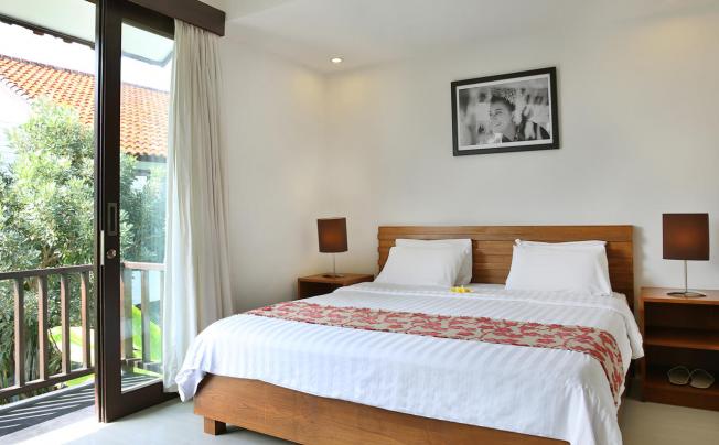 Фото отеля SEMINYAK TOWNHOUSE APARTMENT