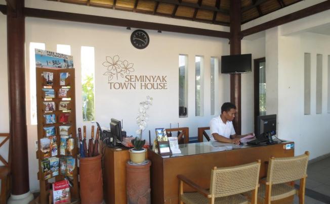 Фото отеля SEMINYAK TOWNHOUSE APARTMENT