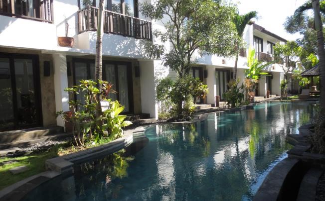 Фото отеля SEMINYAK TOWNHOUSE APARTMENT