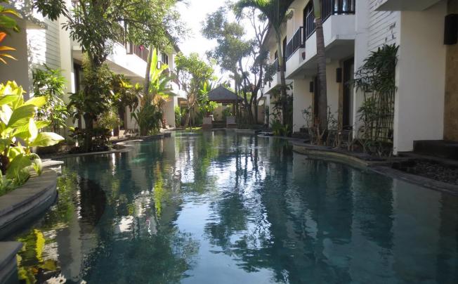 Фото отеля SEMINYAK TOWNHOUSE APARTMENT