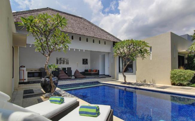 Фото отеля Seminyak Suite private Villa