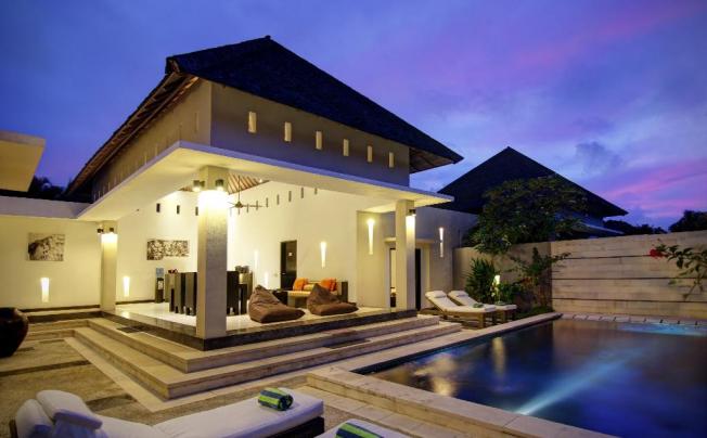 Фото отеля Seminyak Suite private Villa