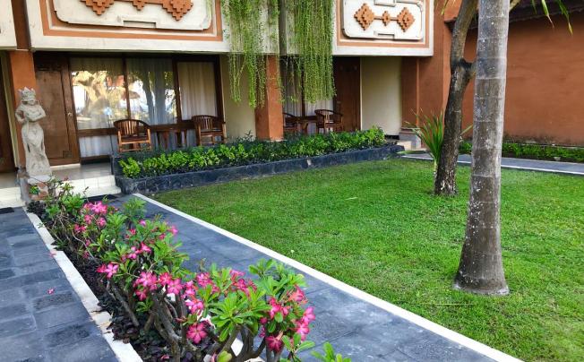 Фото отеля Inna Sindhu Beach Resort & Hotel