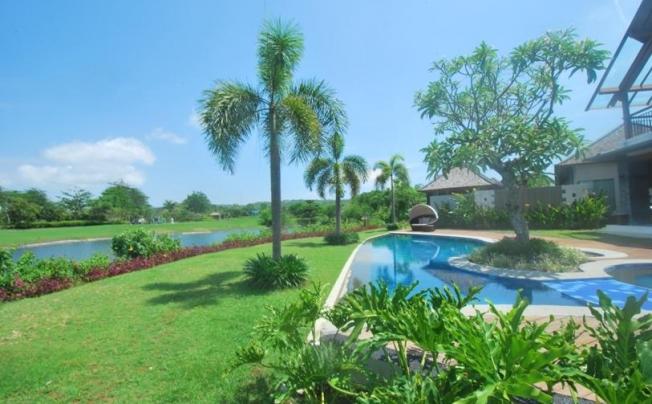 Фото отеля Water Edge Villa