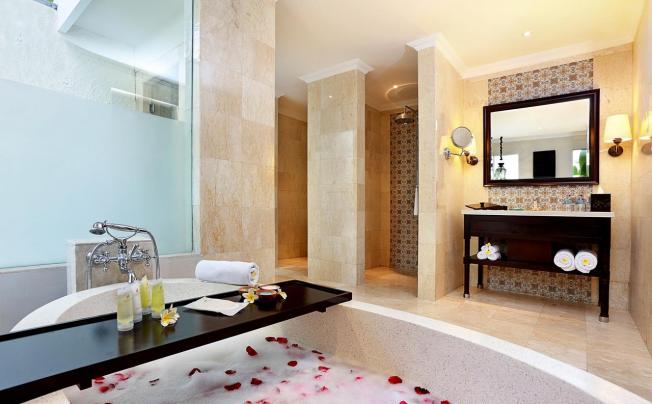 Фото отеля The Club Villas