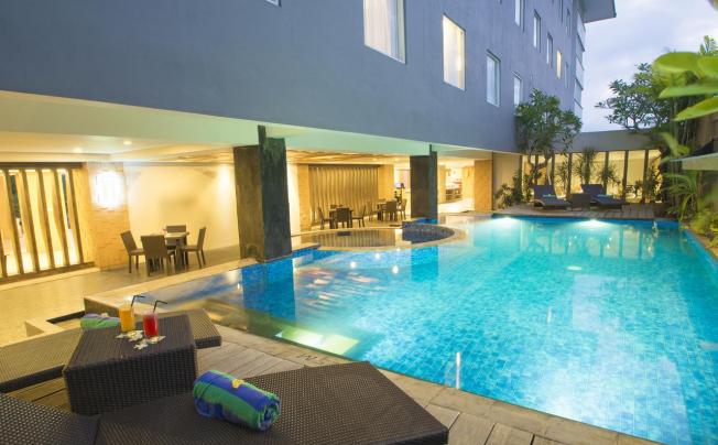 Фото отеля STEENKOOL HOTEL SEMINYAK