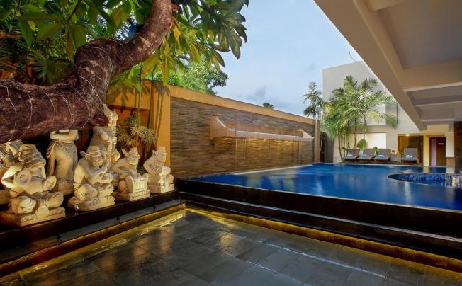 Фото отеля STEENKOOL HOTEL SEMINYAK