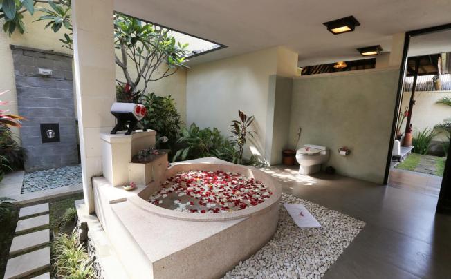 Фото отеля Sanyas Suite Seminyak
