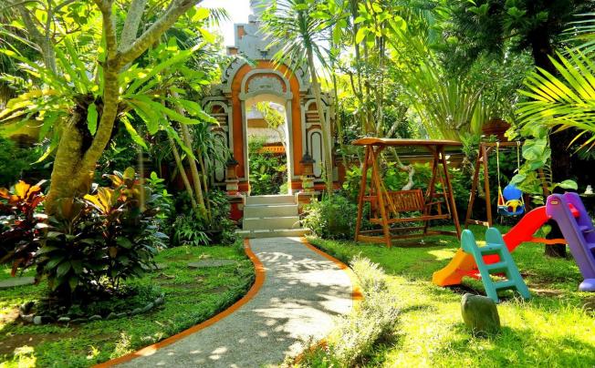 Фото отеля Puri Cendana Resort