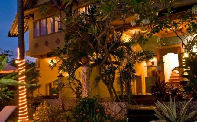 Фото отеля Puri Madawi hotel