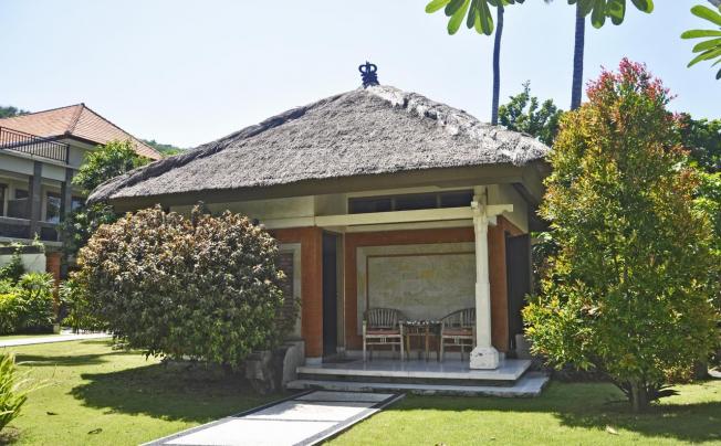 Фото отеля BAYSIDE BUNGALOWS CANDIDASA