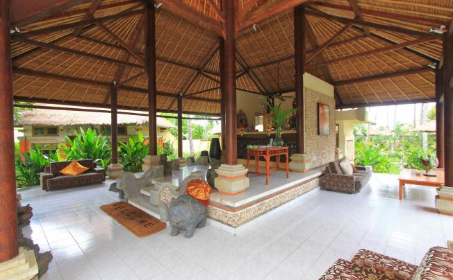 Фото отеля BAYSIDE BUNGALOWS CANDIDASA