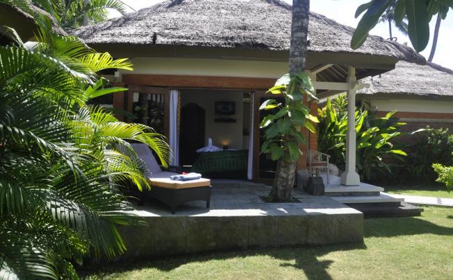 Фото отеля BAYSIDE BUNGALOWS CANDIDASA