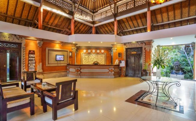 Фото отеля Puri Saron Hotel Seminyak