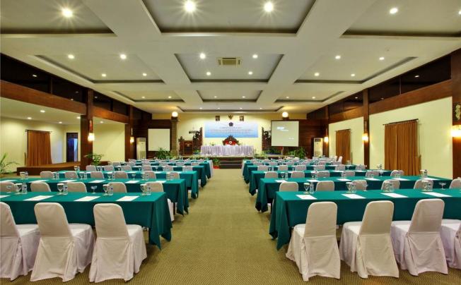 Фото отеля Puri Saron Hotel Seminyak