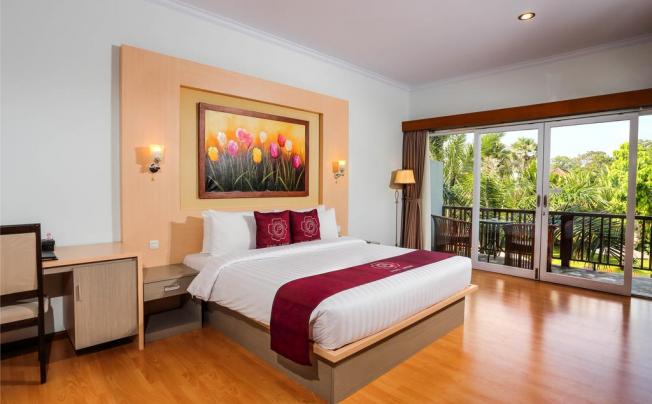 Фото отеля Puri Saron Hotel Seminyak