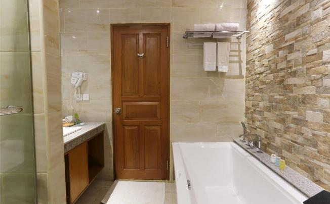 Фото отеля Puri Saron Hotel Seminyak