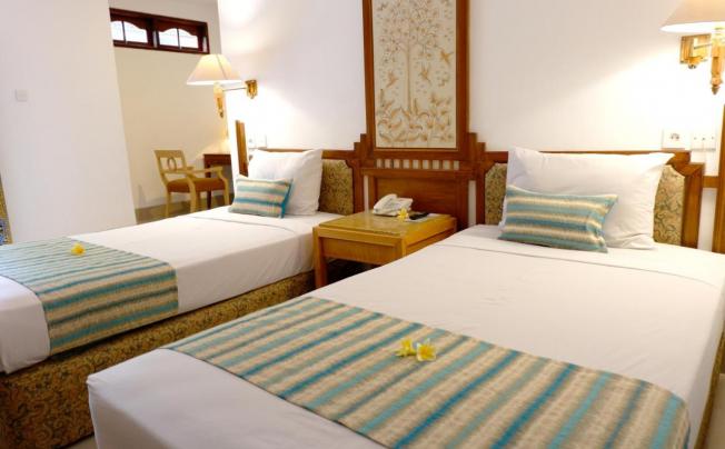 Фото отеля Seminyak Paradiso hotel bali