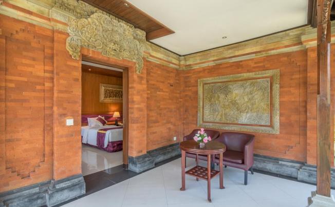 Фото отеля Inna Grand Bali Beach Hotel