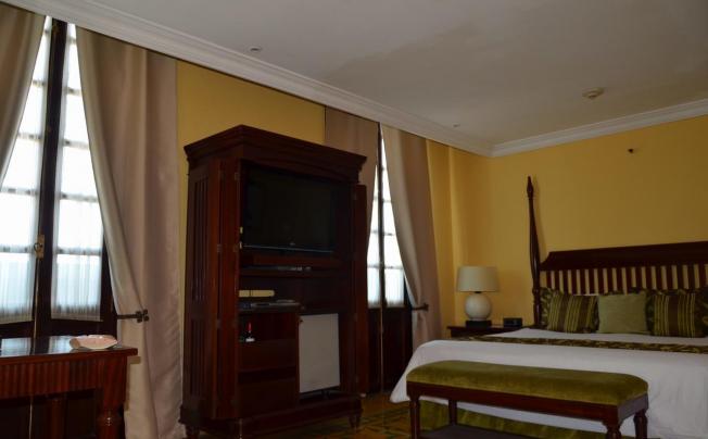 Фото отеля Saratoga hotel