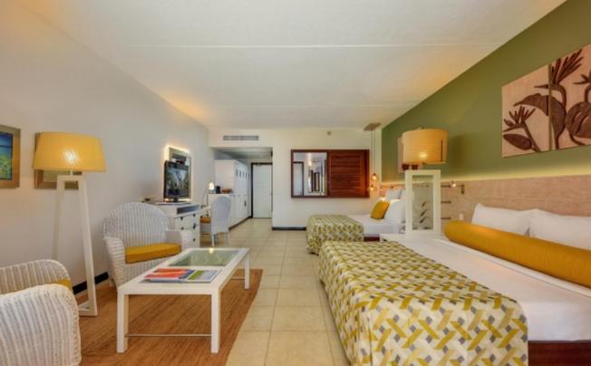 Фото отеля Victoria Beachcomber Resort & Spa