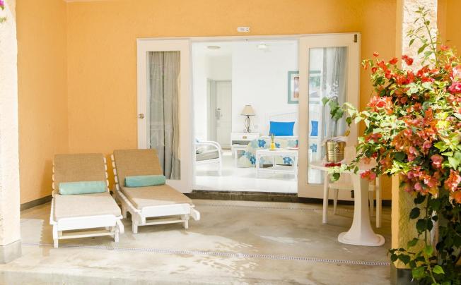 Фото отеля MERVILLE BEACH HOTEL 