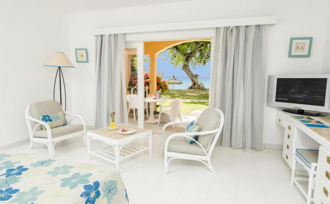 Фото отеля MERVILLE BEACH HOTEL 