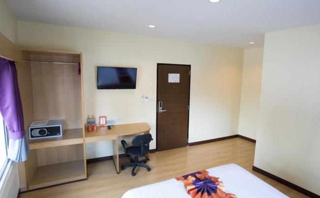 Фото отеля J P Inn Hotel pattaya