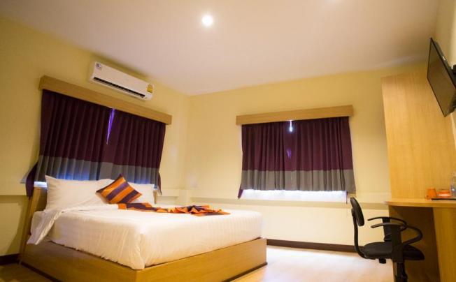 Фото отеля J P Inn Hotel pattaya