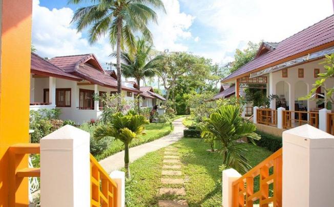 Фото отеля Maenamburi Resort