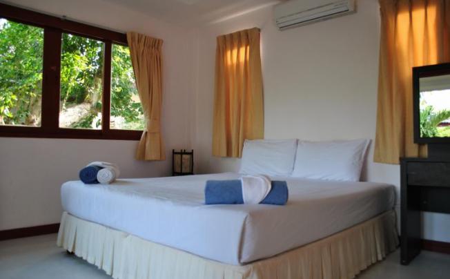 Фото отеля Maenamburi Resort