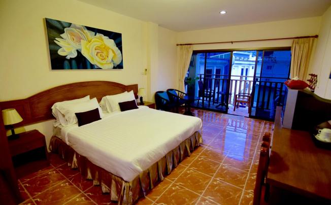 Фото отеля Sugar Inn Phuket