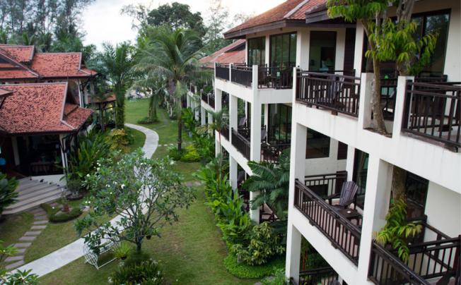 Фото отеля HIVE KHAOLAK BEACH RESORT (ex. KHAOLAK DIAMOND BEACH RESORT & SPA) 