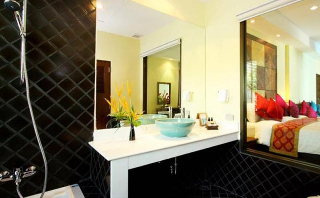 Фото отеля HIVE KHAOLAK BEACH RESORT (ex. KHAOLAK DIAMOND BEACH RESORT & SPA) 